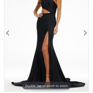 Stunning Ashley Lauren size 6 black prom dress. Worn only for photos,like new.